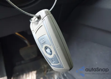 2013 BMW 328I xDrive z USA, uszkodzony, nr VIN WBA3B5C58DF591108